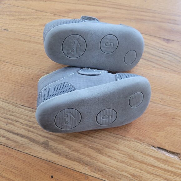 See Kai Run, Toddler/Baby Casey Chukka Boots, First Walker, Gray, Size 5 - Picture 3 of 3
